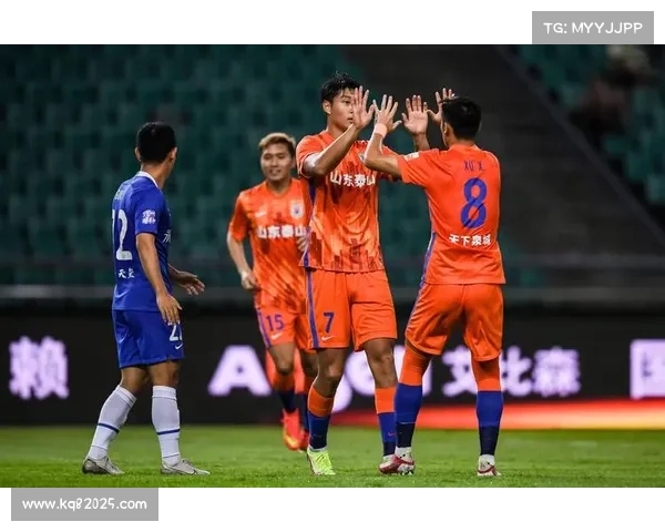 中超争冠格局由三强争霸变为上海双雄对决,竞争激烈度提升